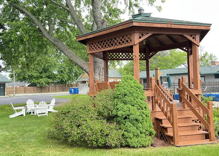 Motels Viking Arms Inn - Ludington
